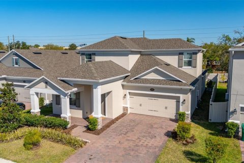 House in Winter Garden, Florida 4 bedrooms, 285.58 sq.m. № 2238725 - photo 2