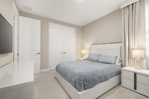 House in Winter Garden, Florida 4 bedrooms, 285.58 sq.m. № 2238725 - photo 26