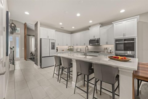 House in Winter Garden, Florida 4 bedrooms, 285.58 sq.m. № 2238725 - photo 7