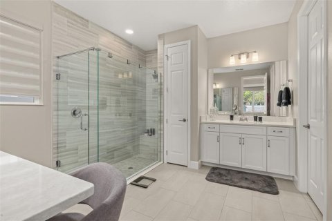 House in Winter Garden, Florida 4 bedrooms, 285.58 sq.m. № 2238725 - photo 18
