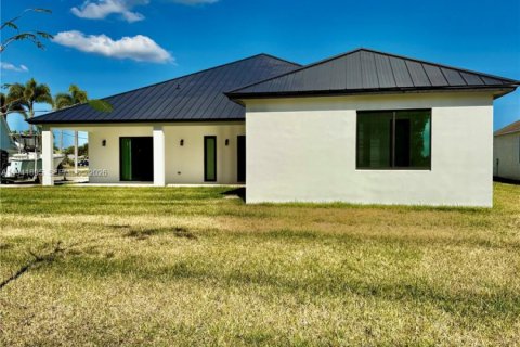 Villa ou maison à vendre à Port St. Lucie, Floride: 4 chambres, 306.48 m2 № 1998662 - photo 3