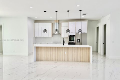 Villa ou maison à vendre à Port St. Lucie, Floride: 4 chambres, 306.48 m2 № 1998662 - photo 6