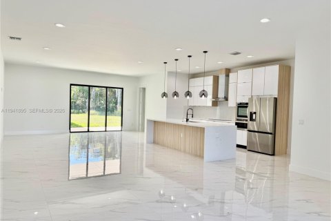 Villa ou maison à vendre à Port St. Lucie, Floride: 4 chambres, 306.48 m2 № 1998662 - photo 8