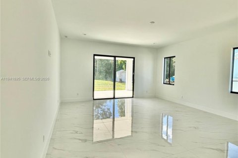 Villa ou maison à vendre à Port St. Lucie, Floride: 4 chambres, 306.48 m2 № 1998662 - photo 26