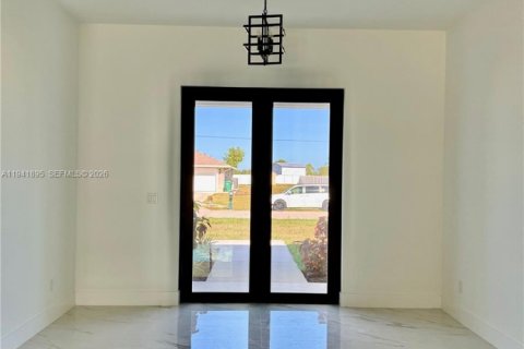 Villa ou maison à vendre à Port St. Lucie, Floride: 4 chambres, 306.48 m2 № 1998662 - photo 4