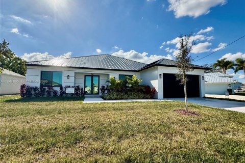 Villa ou maison à vendre à Port St. Lucie, Floride: 4 chambres, 306.48 m2 № 1998662 - photo 2