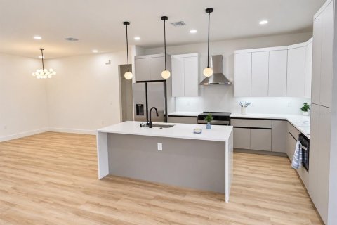 Villa ou maison à vendre à North Port, Floride: 4 chambres, 223.06 m2 № 2413493 - photo 8