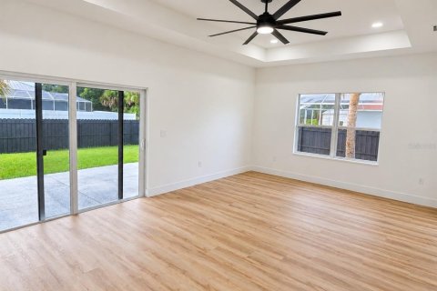 Villa ou maison à vendre à North Port, Floride: 4 chambres, 223.06 m2 № 2413493 - photo 11