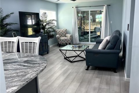Condominio en alquiler en Bradenton, Florida, 1 dormitorio, 78.97 m2 № 1681518 - foto 7