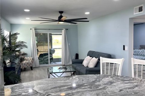 Condominio en alquiler en Bradenton, Florida, 1 dormitorio, 78.97 m2 № 1681518 - foto 6