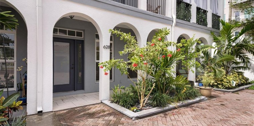 Touwnhouse à Saint Petersburg, Floride 2 chambres, 175.49 m2 № 2156335