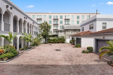 Touwnhouse à louer à Saint Petersburg, Floride: 2 chambres, 175.49 m2 № 2156335 - photo 2