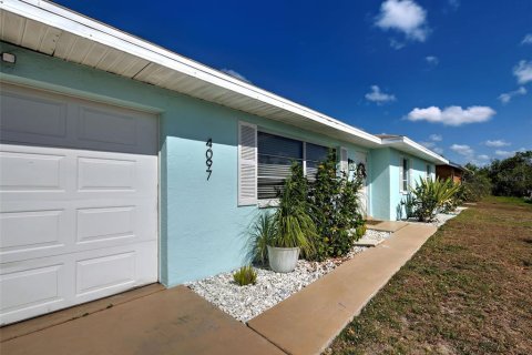 House in Port Charlotte, Florida 3 bedrooms, 123.65 sq.m. № 1650454 - photo 7