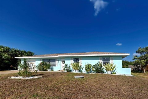 House in Port Charlotte, Florida 3 bedrooms, 123.65 sq.m. № 1650454 - photo 4