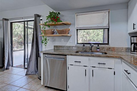 House in Port Charlotte, Florida 3 bedrooms, 123.65 sq.m. № 1650454 - photo 8
