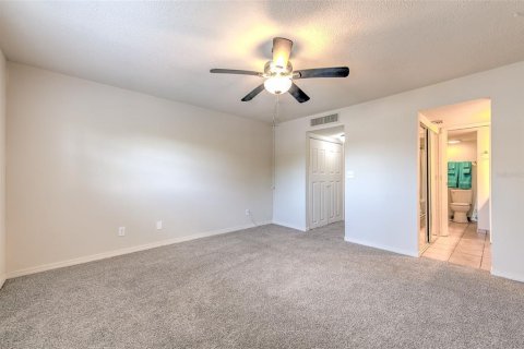 Condo in Brandon, Florida, 2 bedrooms № 2225767 - photo 19