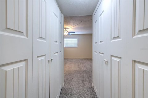 Condo in Brandon, Florida, 2 bedrooms № 2225767 - photo 20