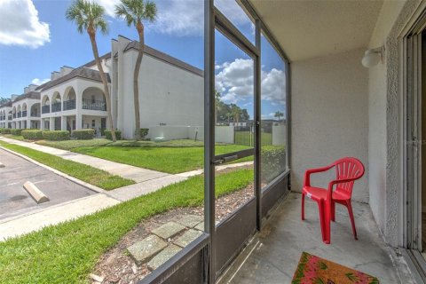 Condo in Brandon, Florida, 2 bedrooms № 2225767 - photo 27
