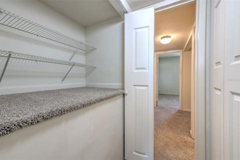 Condo in Brandon, Florida, 2 bedrooms № 2225767 - photo 21