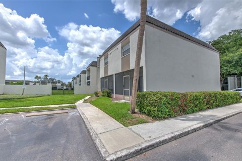 Condo in Brandon, Florida, 2 bedrooms № 2225767 - photo 28