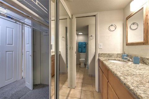 Condo in Brandon, Florida, 2 bedrooms № 2225767 - photo 24