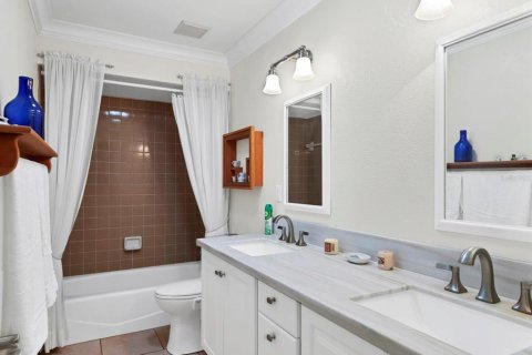 Снять в аренду виллу или дом в Сарасота, Флорида 3 спальни, 187.85м2, № 2104352 - фото 27