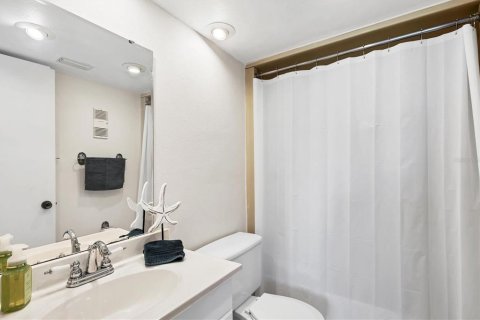 Condo in Venice, Florida, 2 bedrooms  № 1723640 - photo 22
