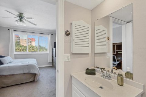 Condo in Venice, Florida, 2 bedrooms  № 1723640 - photo 18