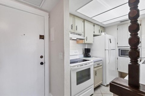 Condo in Venice, Florida, 2 bedrooms  № 1723640 - photo 10