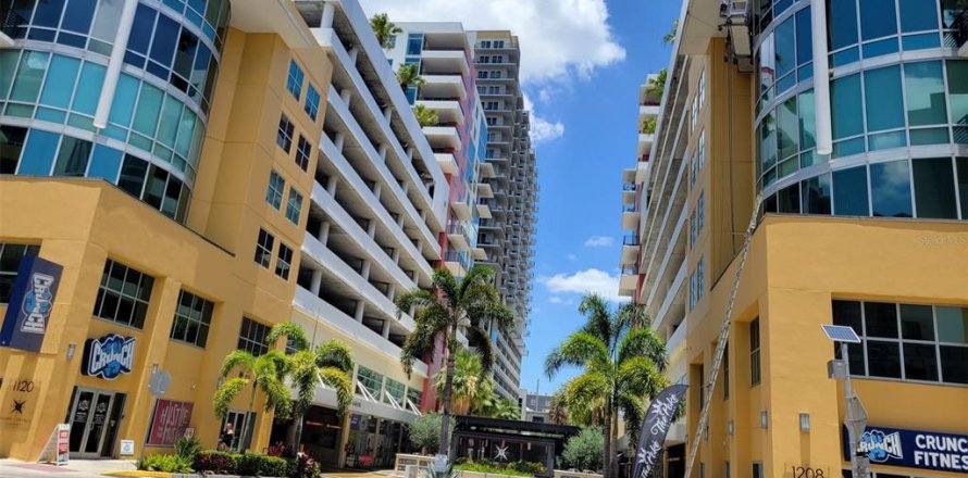 Condo in Tampa, Florida, 1 bedroom № 2148372