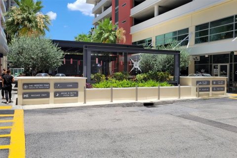 Condo in Tampa, Florida, 1 bedroom № 2148372 - photo 13