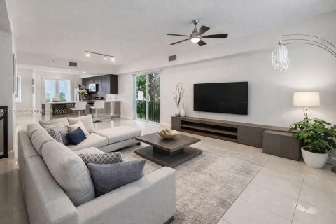 Townhouse in Boynton Beach, Florida 4 bedrooms, 167.41 sq.m. № 2033990 - photo 4