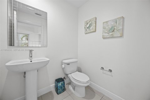 Touwnhouse à vendre à Boynton Beach, Floride: 4 chambres, 167.41 m2 № 2033990 - photo 23