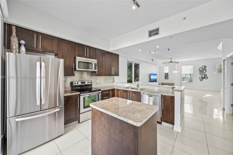 Touwnhouse à vendre à Boynton Beach, Floride: 4 chambres, 167.41 m2 № 2033990 - photo 12