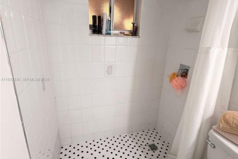 Appartement à louer à Hialeah, Floride: 2 chambres, 80.82 m2 № 1998998 - photo 9