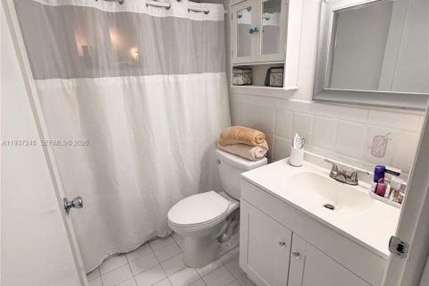 Appartement à louer à Hialeah, Floride: 2 chambres, 80.82 m2 № 1998998 - photo 8