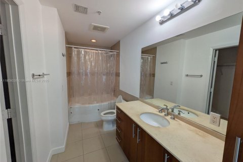 Condominio en venta en Hallandale Beach, Florida, 1 dormitorio, 83.61 m2 № 1992326 - foto 16