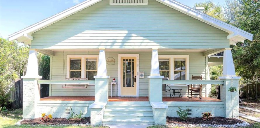 Villa ou maison à Tampa, Floride 2 chambres, 90.67 m2 № 1905192