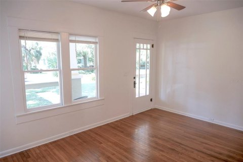 Villa ou maison à vendre à Tampa, Floride: 2 chambres, 90.67 m2 № 1905192 - photo 17