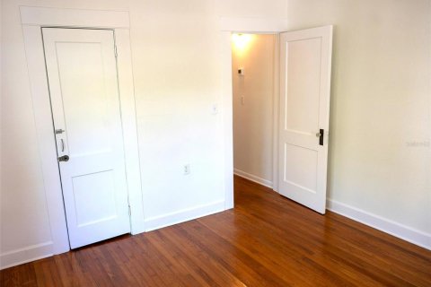 Villa ou maison à vendre à Tampa, Floride: 2 chambres, 90.67 m2 № 1905192 - photo 20