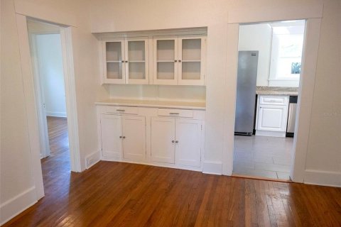 Villa ou maison à vendre à Tampa, Floride: 2 chambres, 90.67 m2 № 1905192 - photo 13
