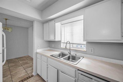Купить кондоминиум в Клируотер, Флорида 7 комнат, 82.96м2, № 2222579 - фото 19