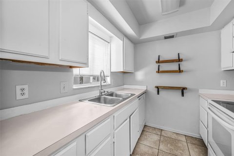 Купить кондоминиум в Клируотер, Флорида 7 комнат, 82.96м2, № 2222579 - фото 16