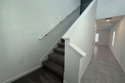 House in Winter Haven, Florida 4 bedrooms, 179.58 sq.m. № 2379043 - photo 7