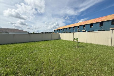 House in Winter Haven, Florida 4 bedrooms, 179.58 sq.m. № 2379043 - photo 2