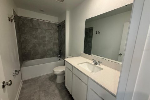 House in Winter Haven, Florida 4 bedrooms, 179.58 sq.m. № 2379043 - photo 18