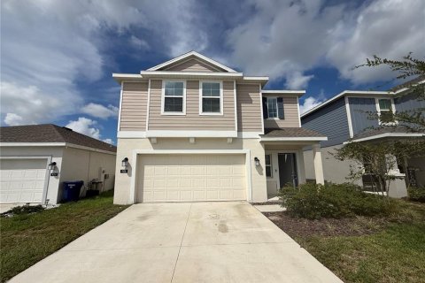 House in Winter Haven, Florida 4 bedrooms, 179.58 sq.m. № 2379043
