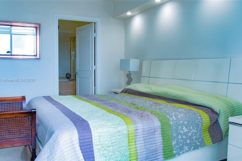 Copropriété à louer à Hallandale Beach, Floride: 3 chambres, 155.61 m2 № 1925628 - photo 6