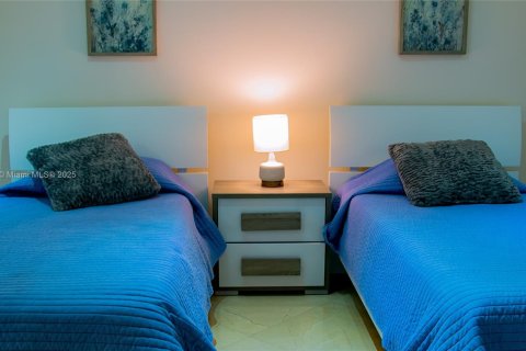 Copropriété à louer à Hallandale Beach, Floride: 3 chambres, 155.61 m2 № 1925628 - photo 5