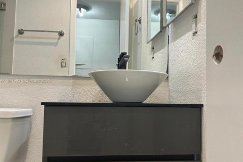 Купить кондоминиум в Майами, Флорида 2 спальни, 77.57м2, № 2179544 - фото 30